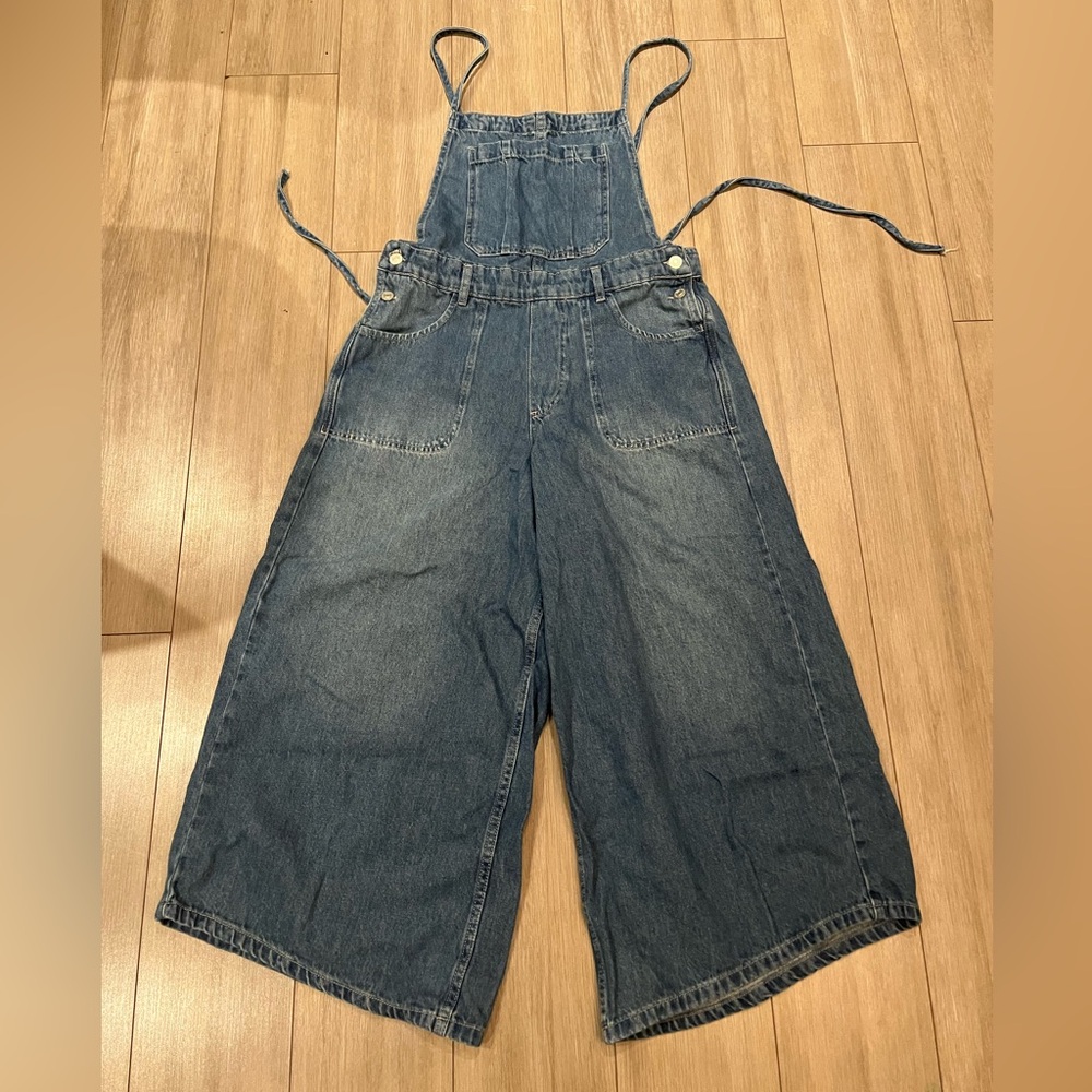 Free people We the Free wide leg cropped adjustable tie overalls size M